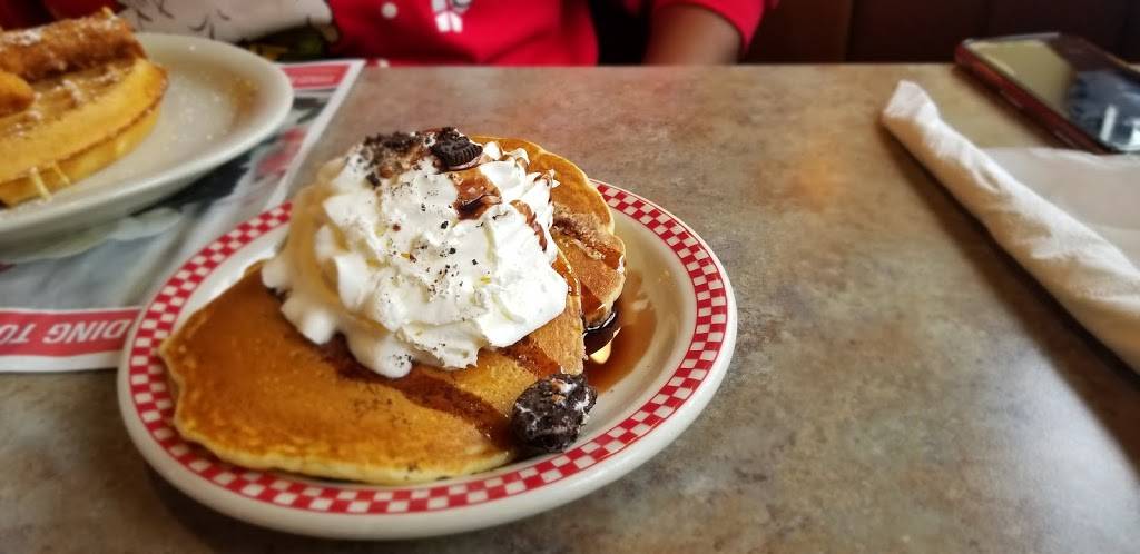 Big Boy | restaurant | 7800 Granger Rd, Cleveland, OH 44125, USA | 2165242576 OR +1 216-524-2576