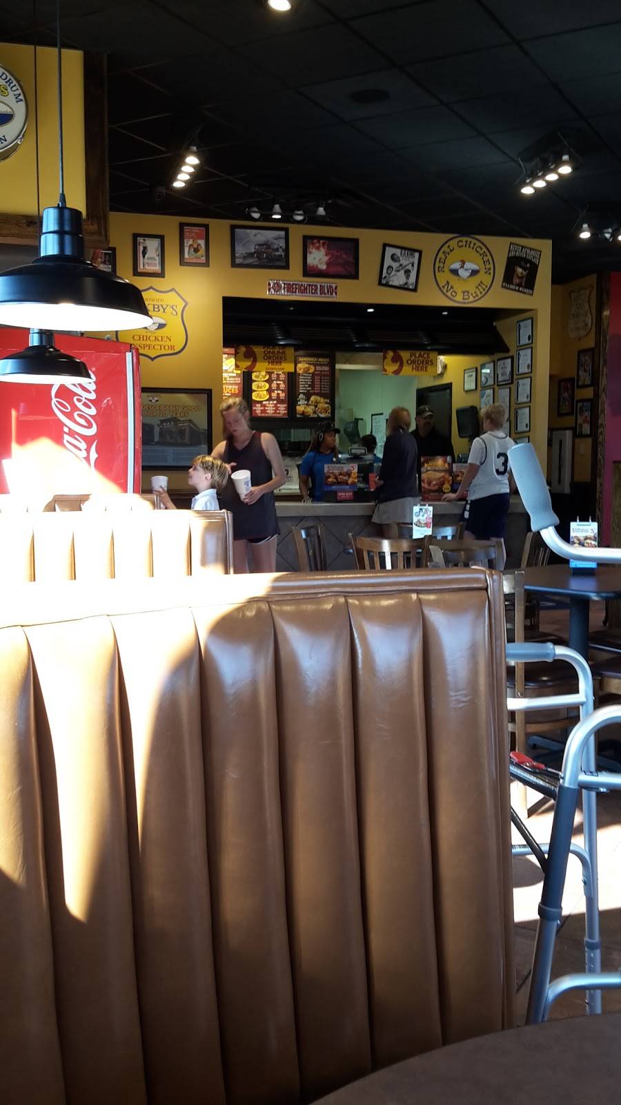 Zaxbys Chicken Fingers & Buffalo Wings | restaurant | 302 E Main St, Senatobia, MS 38668, USA | 6623018538 OR +1 662-301-8538