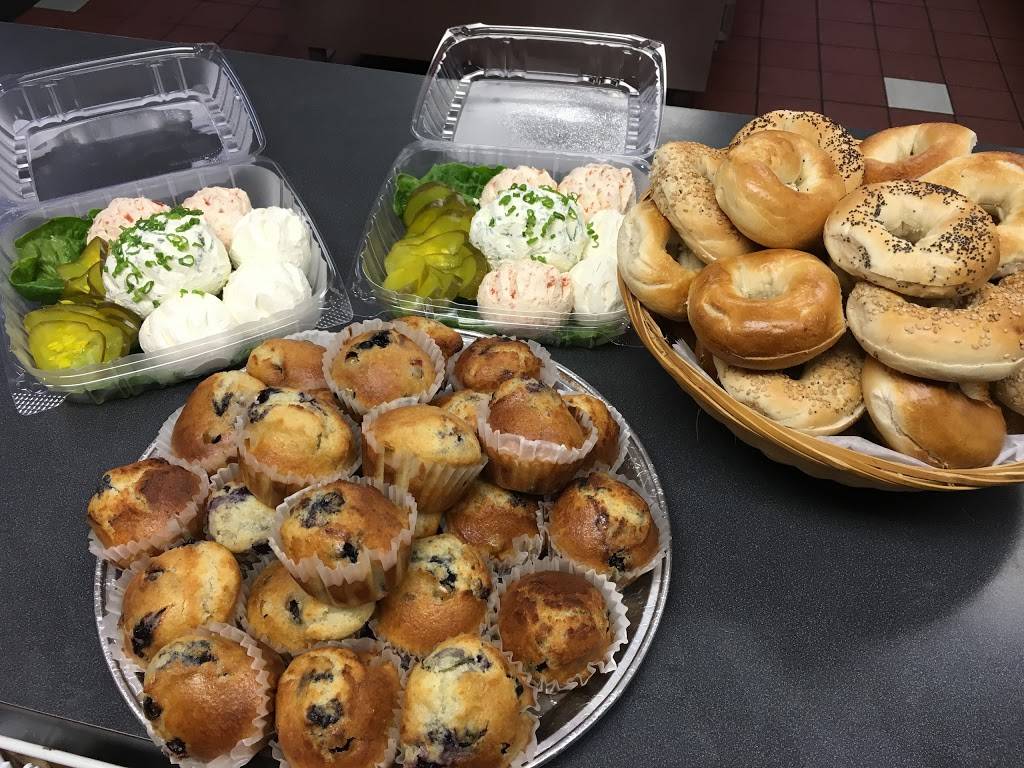 Urban Gourmet Delicatessen | restaurant | 243-04 Merrick Blvd, Rosedale, NY 11422, USA | 7185285528 OR +1 718-528-5528