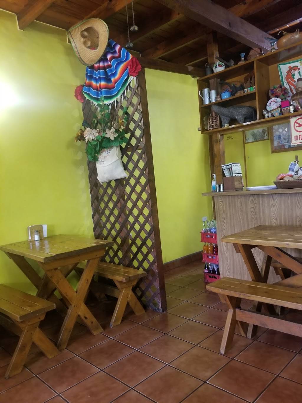 Antojitos Méxicanos Naty | restaurant | Rosarito Centro, Calle de la Palma 403, 17 de Agosto, 22700 Rosarito, B.C., Mexico | 016616122154 OR +52 661 612 2154