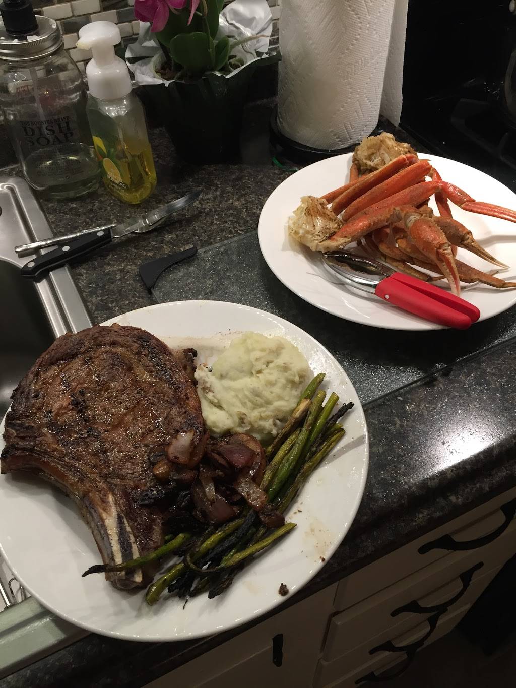 Snyders Bar and Grill | restaurant | 1206, 3320 Elliston Cir, Philadelphia, PA 19114, USA | 2674742276 OR +1 267-474-2276