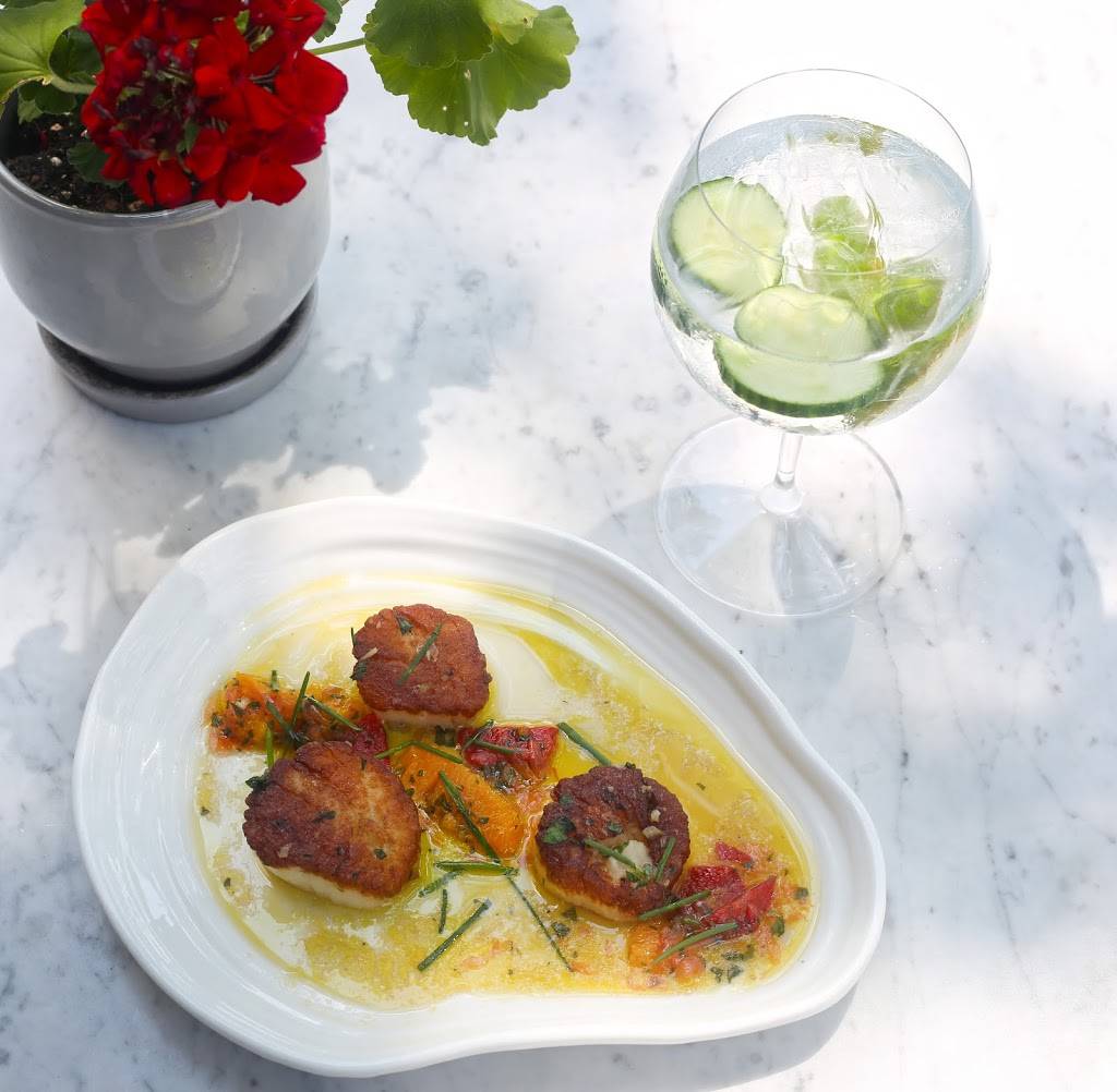 Doyle | restaurant | 1500 New Hampshire Ave NW, Washington, DC 20036, USA | 2024484301 OR +1 202-448-4301