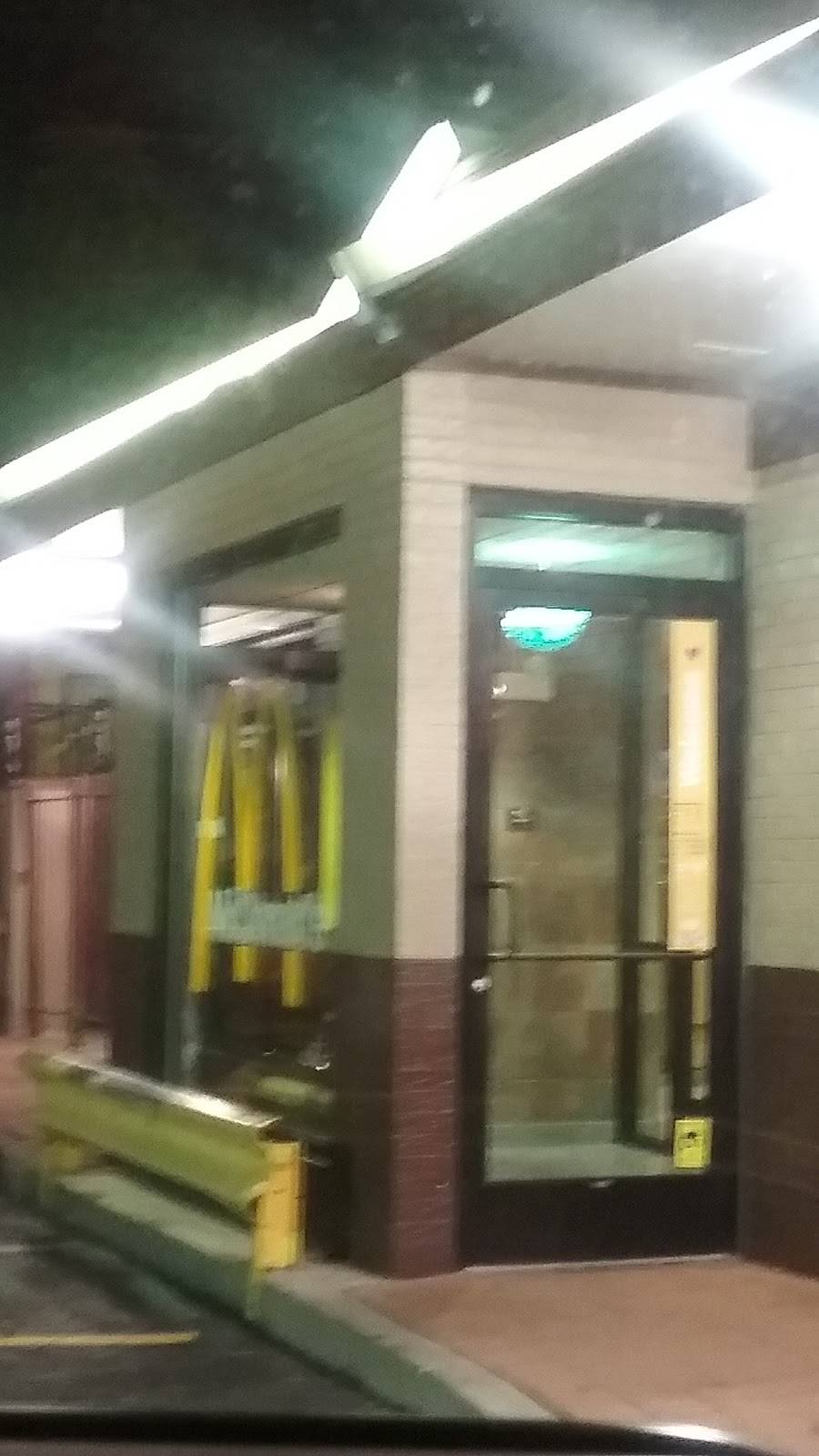 McDonalds | cafe | 1454 W 47th St, Chicago, IL 60609, USA | 7738901004 OR +1 773-890-1004