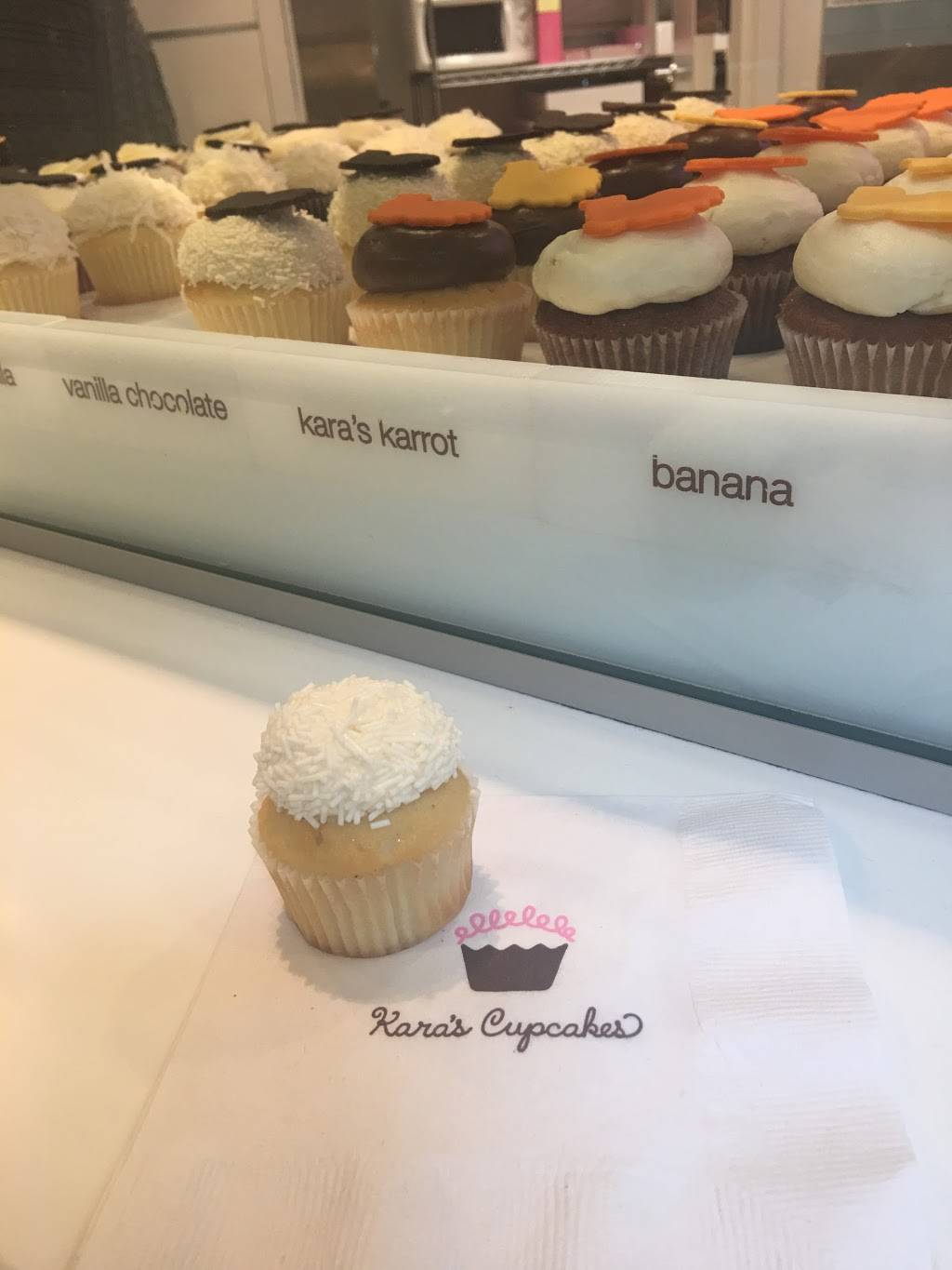 Karas Cupcakes | bakery | Three Embarcadero Center, San Francisco, CA 94111, USA | 4153912588 OR +1 415-391-2588