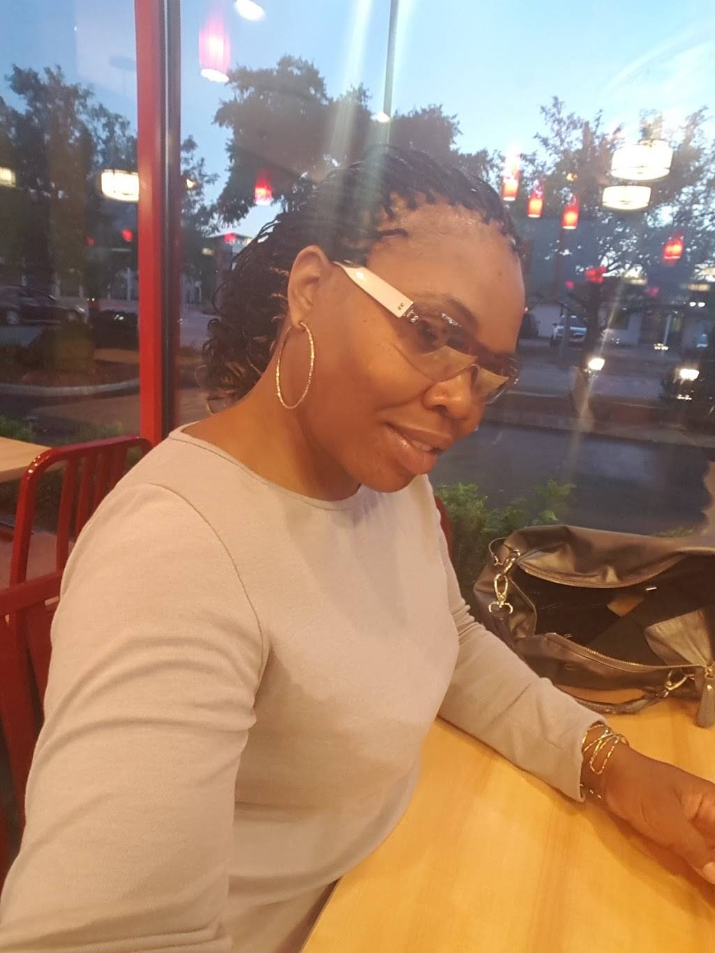 Popeyes Louisiana Kitchen | restaurant | 6120 W Silver Spring Dr, Milwaukee, WI 53218, USA | 4144663666 OR +1 414-466-3666