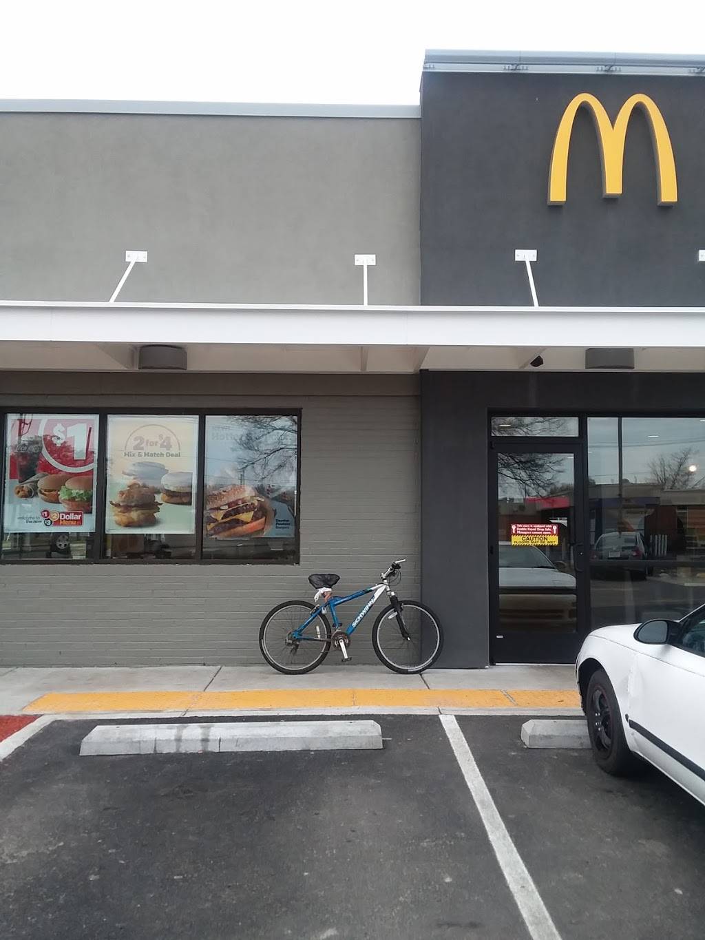 McDonalds | cafe | 1401 22nd St, Chesapeake, VA 23324, USA | 7575433086 OR +1 757-543-3086