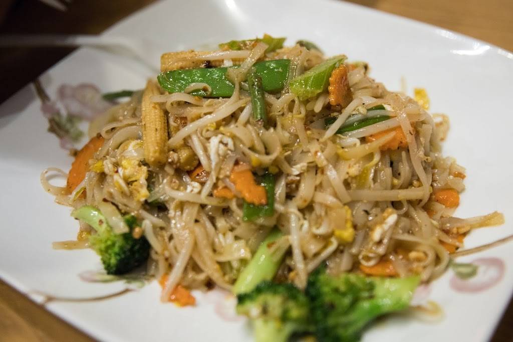 Rod D by Sitti Thai Cuisine | restaurant | 1422 - 1424 Beacon St, Brookline, MA 02445, USA | 6177384977 OR +1 617-738-4977