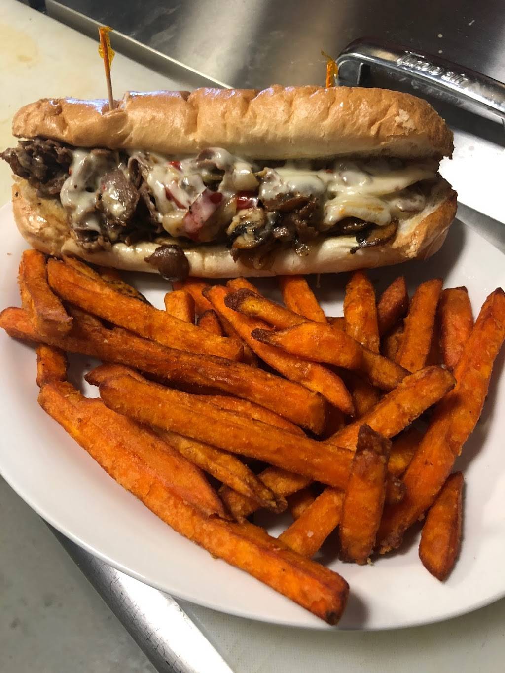 Tap It Tavern | restaurant | 5515 Olde Wadsworth Blvd #1-2, Arvada, CO 80002, USA | 3034236577 OR +1 303-423-6577