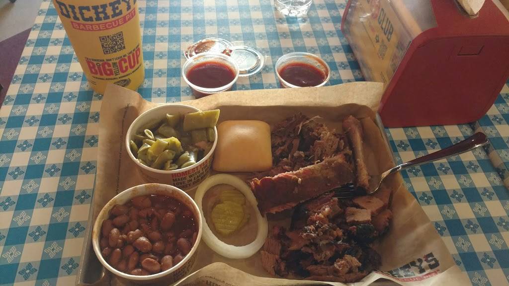 Dickeys Barbecue Pit | restaurant | 3540 Riverside Plaza Dr, Riverside, CA 92506, USA | 9516839700 OR +1 951-683-9700
