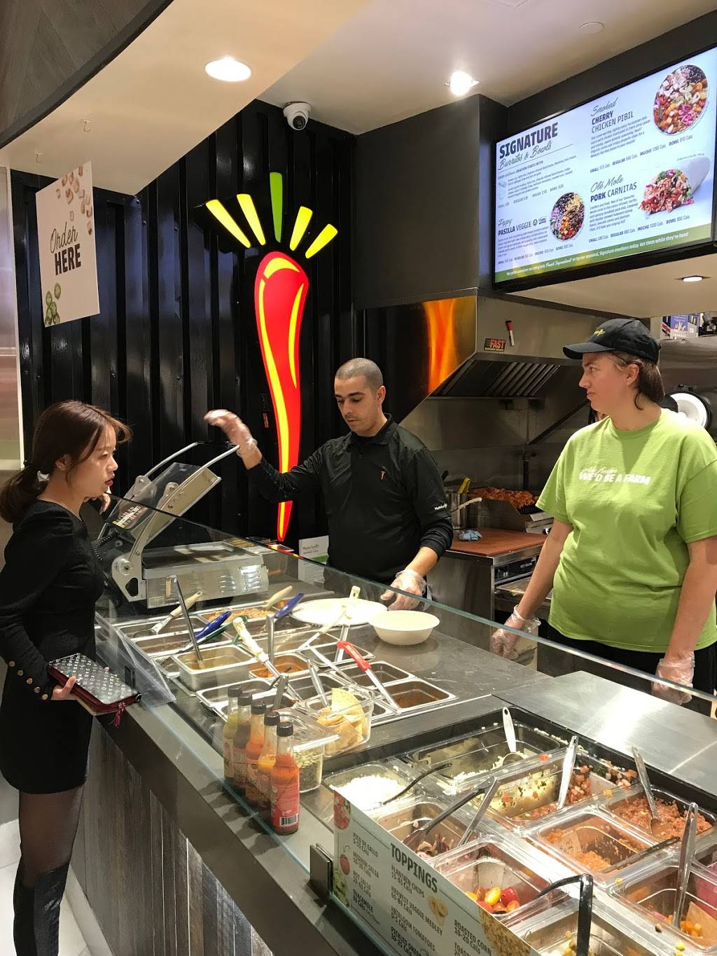 Mucho Burrito Fresh Mexican Grill | restaurant | Pen Centre, 221 Glendale Ave, St. Catharines, ON L2T 2K9, Canada | 9056847237 OR +1 905-684-7237