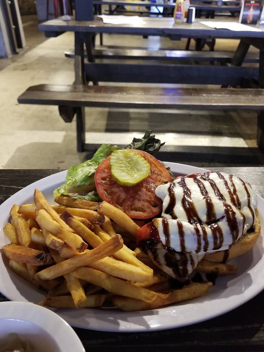 Redds Biergarten | restaurant | 220 Market Street, 37 Edison Pl, Newark, NJ 07102, USA | 9738776600 OR +1 973-877-6600