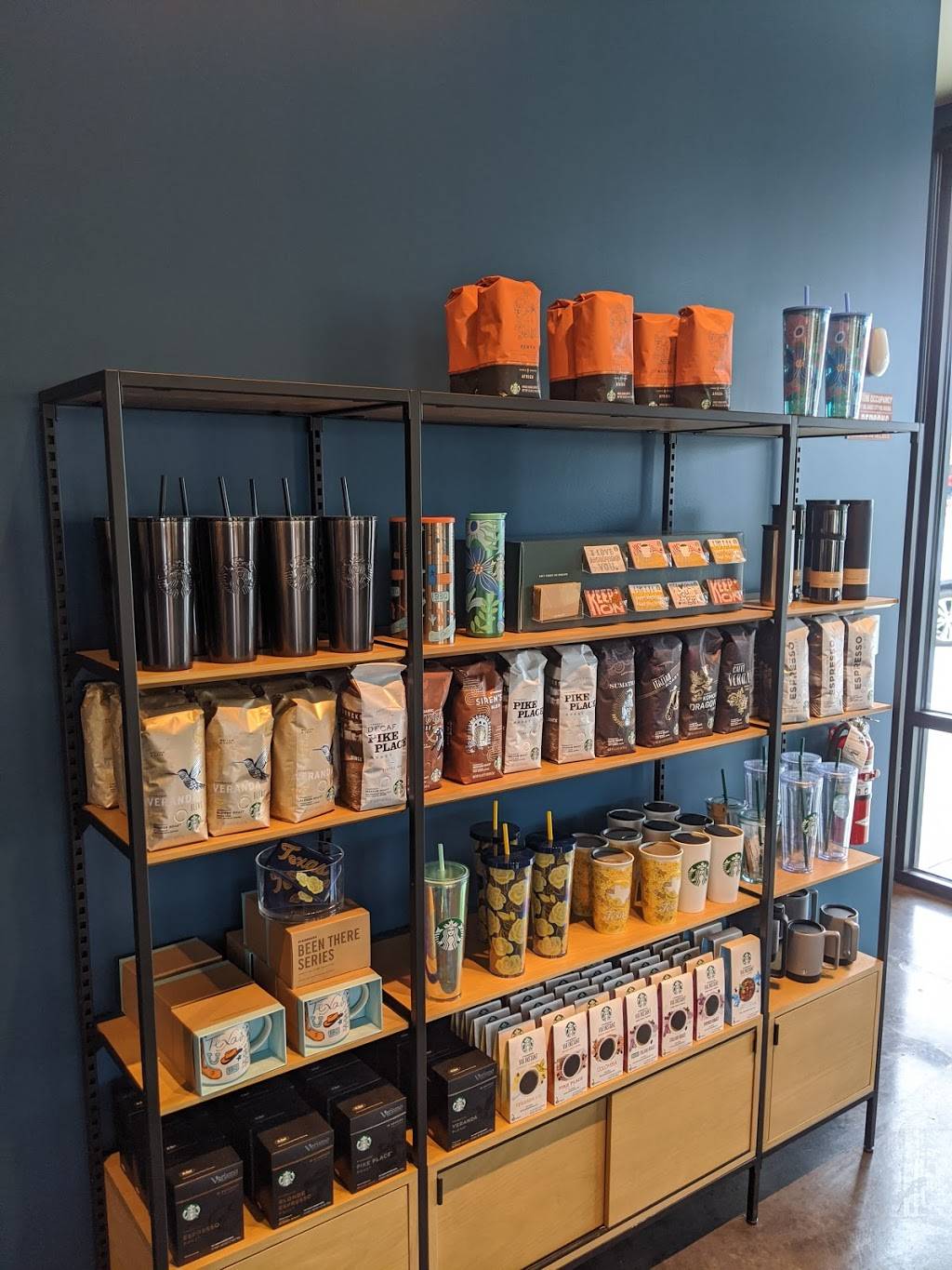 Starbucks | restaurant | 2045 W Main St, League City, TX 77573, USA | 2817532513 OR +1 281-753-2513