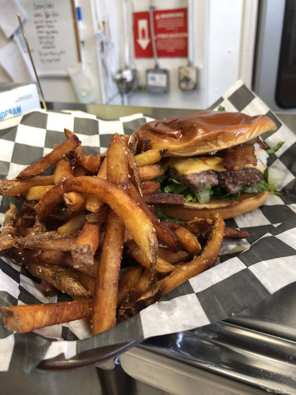 Worldly Wieners Wings and Things / Seven Sisters Tap Room | restaurant | 400 E State St, Black Mountain, NC 28711, USA | 8283578002 OR +1 828-357-8002