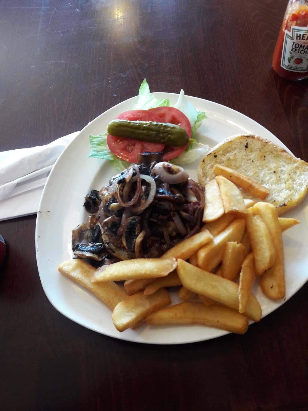 American Burgers | restaurant | 326A Sunrise Hwy, Rockville Centre, NY 11570, USA | 5167662227 OR +1 516-766-2227