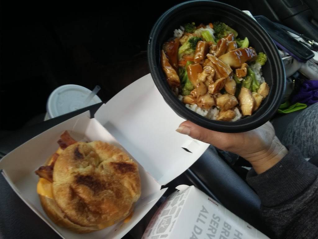 Jack in the Box | restaurant | 6010 W Davis St, Dallas, TX 75211, USA | 2143394834 OR +1 214-339-4834