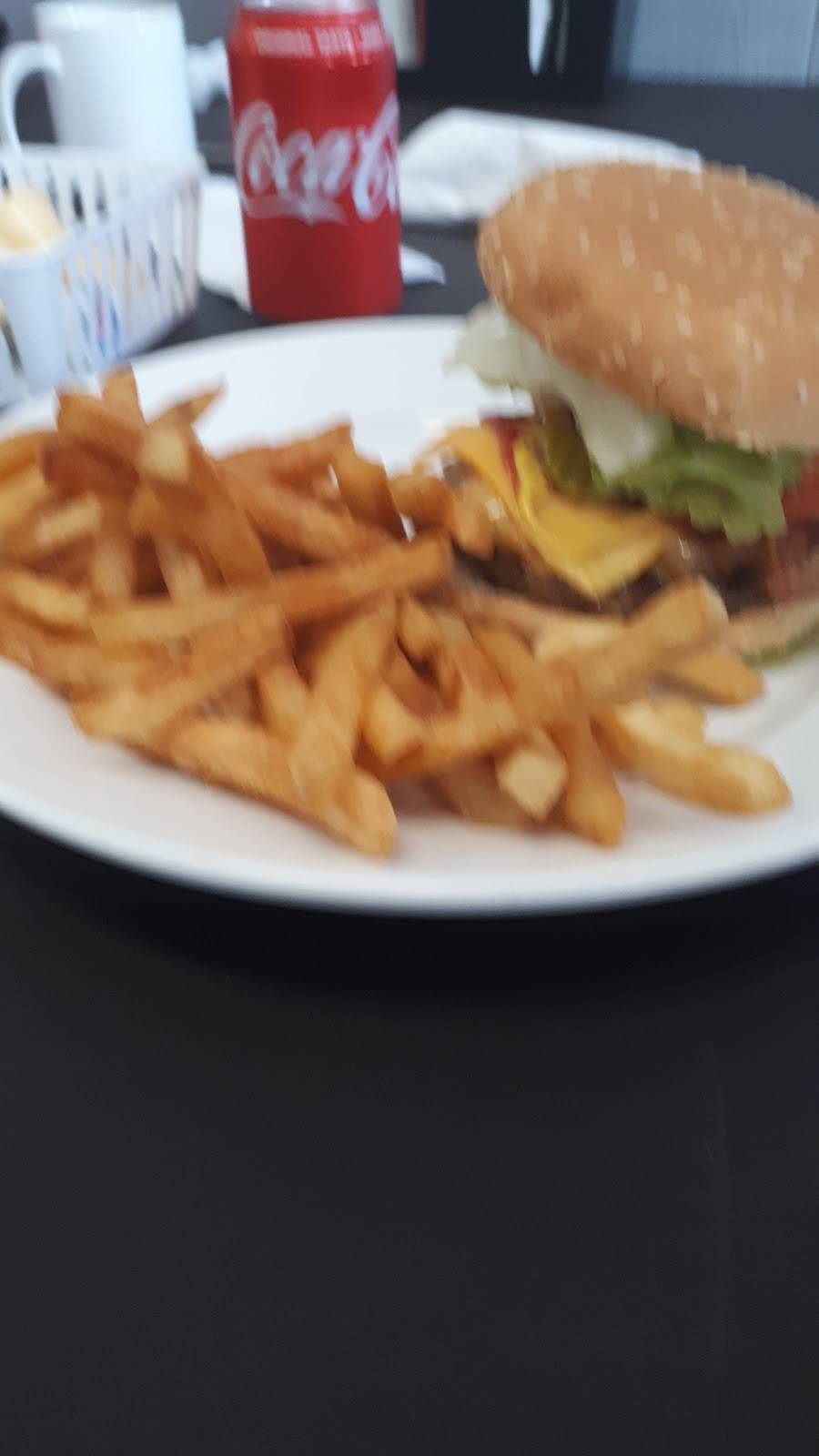 Mama Melissas kitchen | restaurant | Keene, ON K0L 2G0, Canada | 7052951111 OR +1 705-295-1111