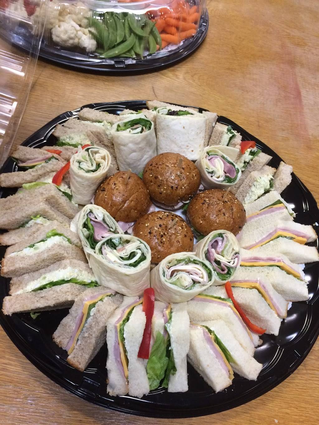 Moes World Famous Newport Restaurant & Donna’s Express | restaurant | 322 Churchill Ave N, Ottawa, ON K1Z 5B9, Canada | 6137229998 OR +1 613-722-9998