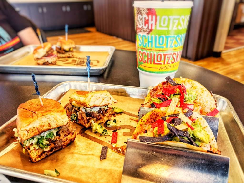 Schlotzskys | bakery | 3216 SE Loop 820, Fort Worth, TX 76140, USA | 8175517733 OR +1 817-551-7733