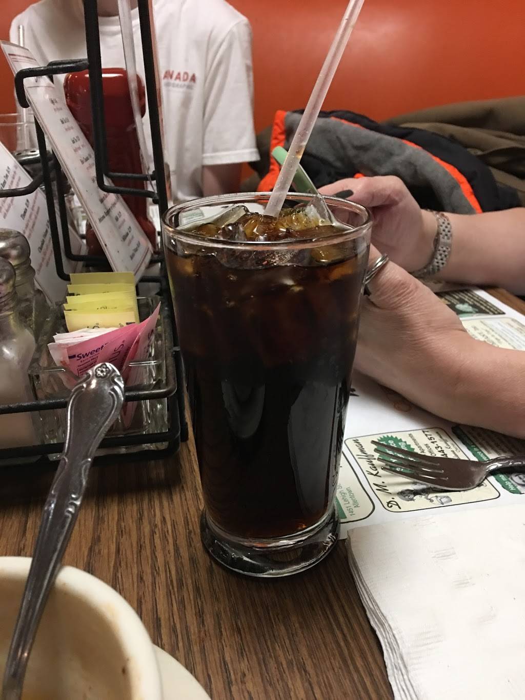 The Brass Rail | restaurant | 3015 Lehigh St, Allentown, PA 18103, USA | 6107971927 OR +1 610-797-1927