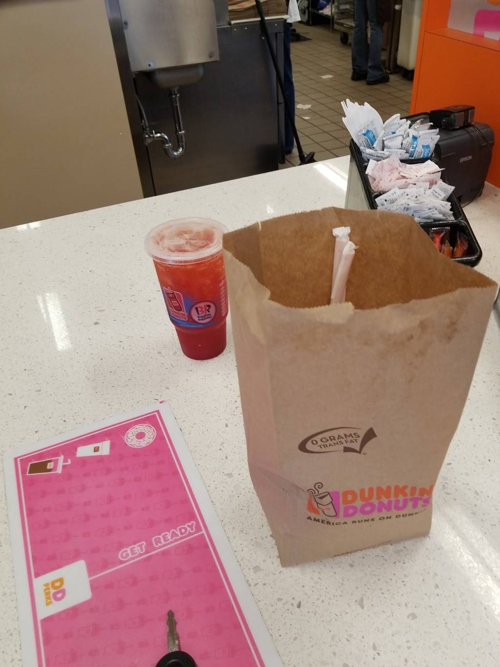 Dunkin | cafe | 4502 W Elm St, McHenry, IL 60050, USA | 8153631974 OR +1 815-363-1974