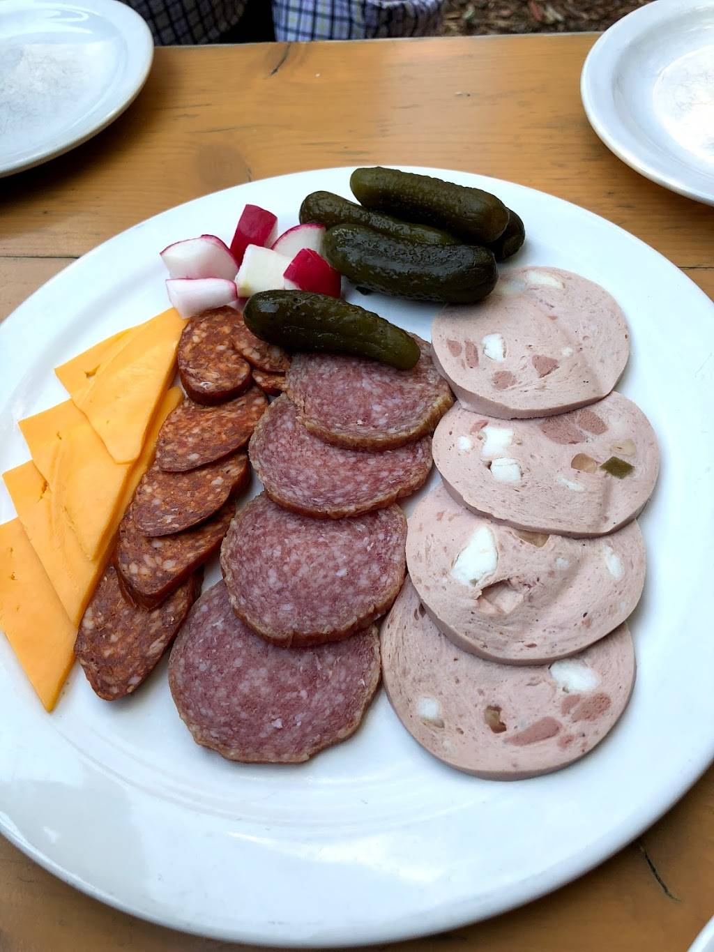 Old Town Beer Hall | restaurant | N116W15841 Main St, Germantown, WI 53022, USA | 2622933098 OR +1 262-293-3098