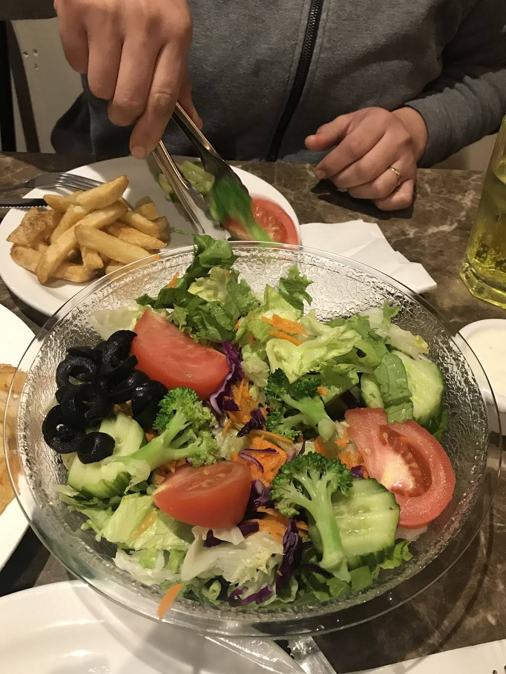 Restaurant Escape | restaurant | 9086 Boulevard Saint-Michel, Montréal, QC H1Z 3G5, Canada | 5143871387 OR +1 514-387-1387