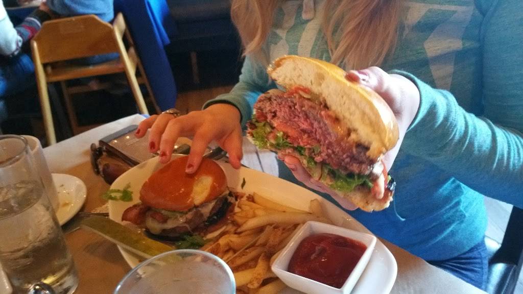 Joes Beach Road Bar & Grille | restaurant | 5 Beach Rd, Orleans, MA 02653, USA | 5082550212 OR +1 508-255-0212