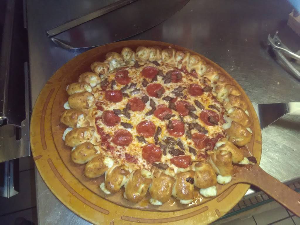 Pizza Hut | restaurant | 140 Empire Blvd, Brooklyn, NY 11225, USA | 7184620282 OR +1 718-462-0282