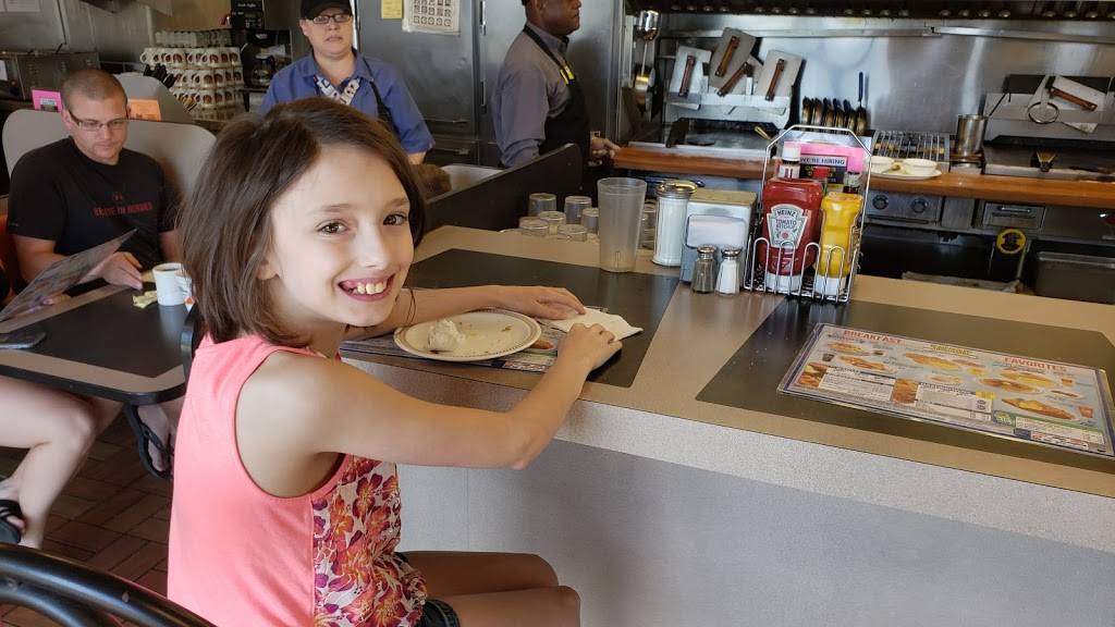 Waffle House | meal takeaway | 1585 US 49, Magee, MS 39111, USA | 6018496639 OR +1 601-849-6639