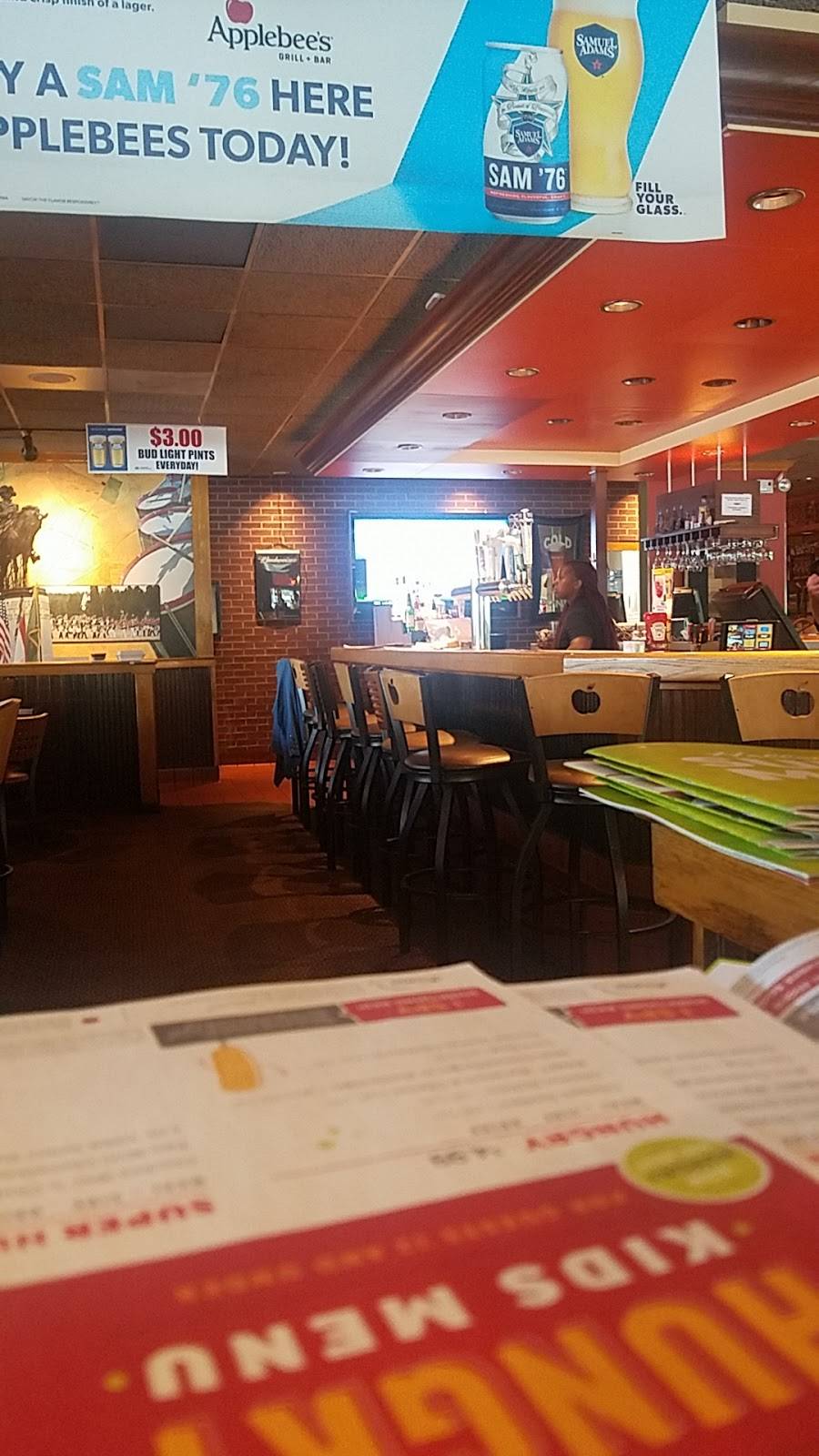 Applebees Grill + Bar | restaurant | 3200 Battleground Ave, Greensboro, NC 27408, USA | 3362827100 OR +1 336-282-7100