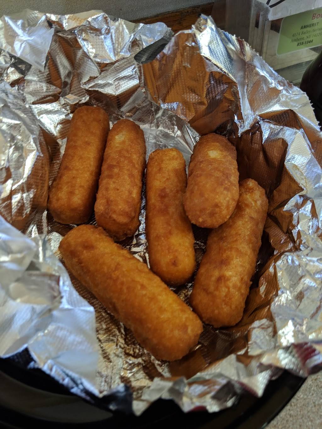 Bocce Club Pizza | restaurant | 4174 Bailey Ave, Buffalo, NY 14226, USA | 7168331344 OR +1 716-833-1344