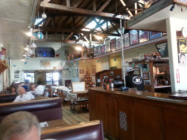 Domingos Cafe | restaurant | 5782 Hollister Ave, Goleta, CA 93117, USA | 8059670655 OR +1 805-967-0655