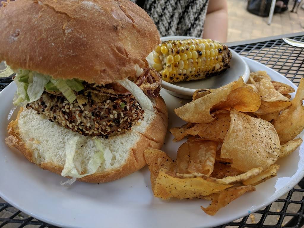 Jerrys | restaurant | 5419 N Clark St, Chicago, IL 60640, USA | 7737963777 OR +1 773-796-3777