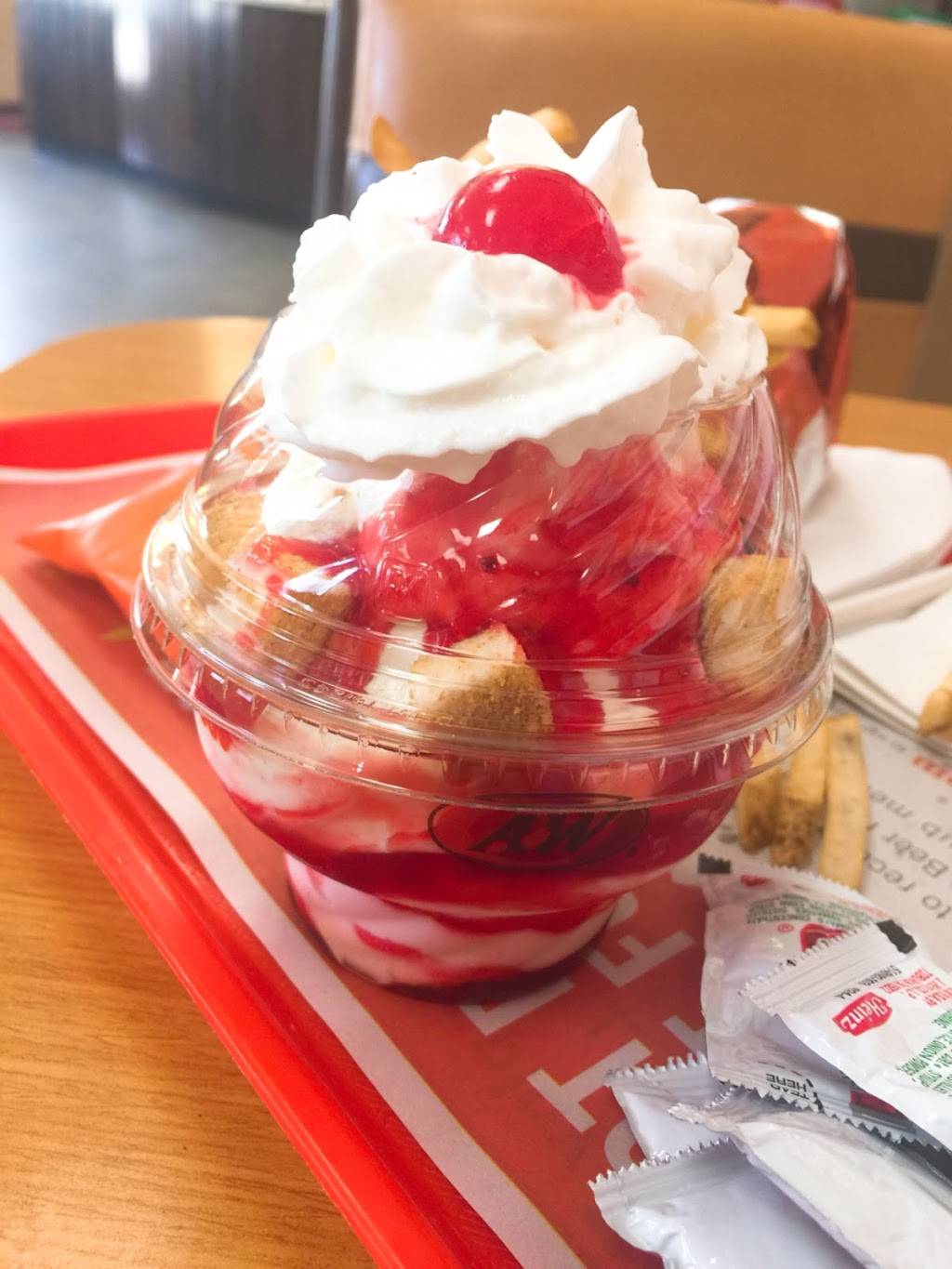 A&W Restaurant | restaurant | 2124 W Riggin Ave, Visalia, CA 93291, USA | 5596255443 OR +1 559-625-5443