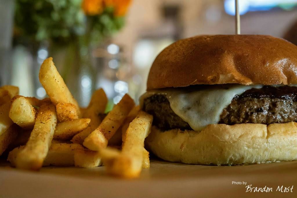 Dawsons Bar & Grill | restaurant | 105 N 1st St, Dixon, CA 95620, USA | 7076782067 OR +1 707-678-2067