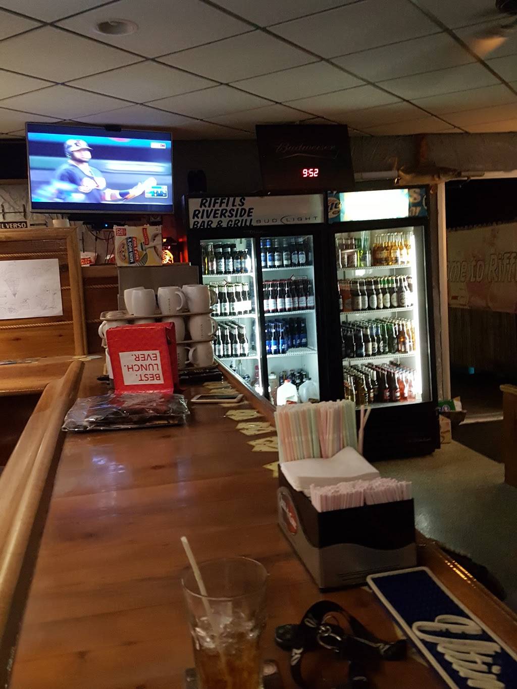 Two Goldens Tavern | restaurant | 9200 Forty Corners Rd NW, Massillon, OH 44647, USA | 3308335205 OR +1 330-833-5205