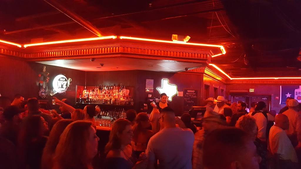 Thirsty Horse Dance Hall & Saloon | restaurant | 2335 NW Military Hwy, San Antonio, TX 78231, USA | 2103481513 OR +1 210-348-1513