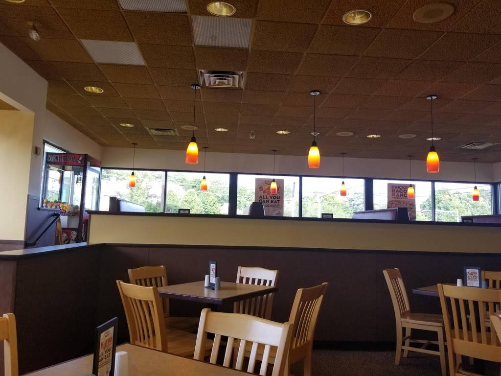 Papa Ginos | restaurant | 700 E Greenwich Ave, West Warwick, RI 02893, USA | 4018212820 OR +1 401-821-2820