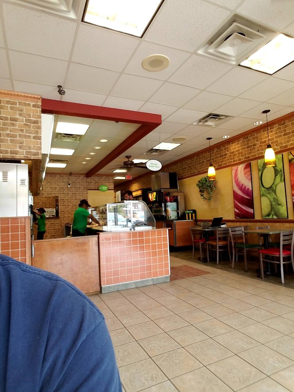 Subway | restaurant | 3829 Mt Vernon Ave, Alexandria, VA 22305, USA | 7038371188 OR +1 703-837-1188