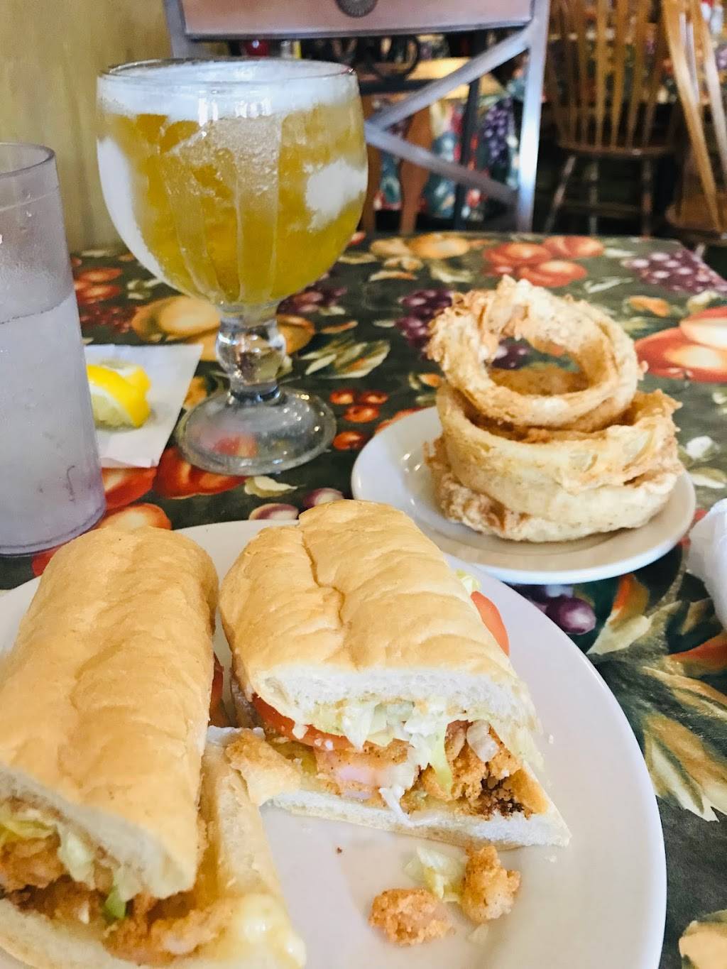 Poor Boy Lloyds | restaurant | 201 Florida St, Baton Rouge, LA 70801, USA | 2253872271 OR +1 225-387-2271