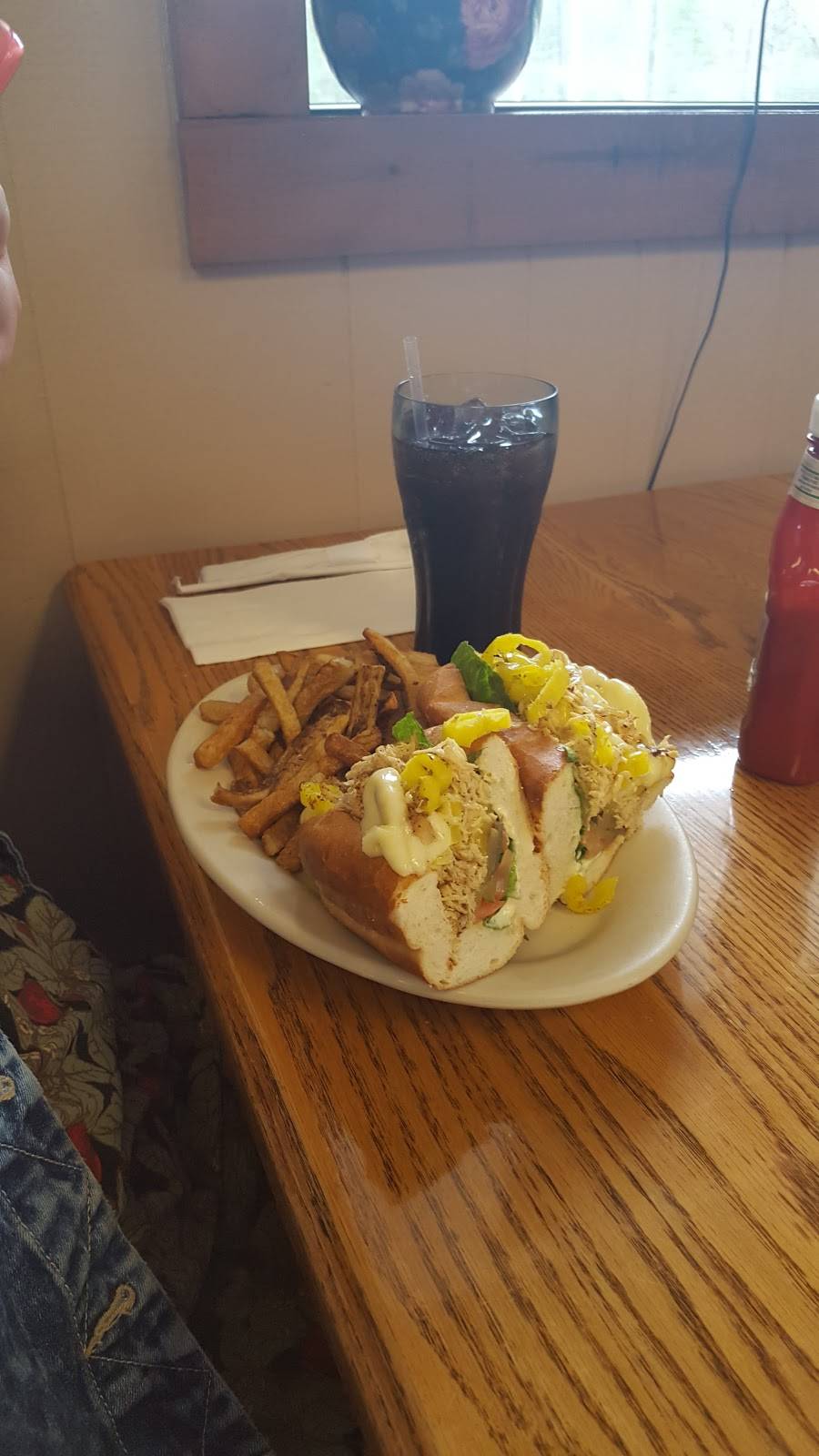 Bobby Ks Roadside Cafe | restaurant | 4099 Kings Hwy, Colonial Beach, VA 22443, USA | 8042247578 OR +1 804-224-7578