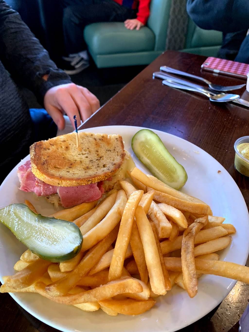 Fromins | restaurant | 1832 Wilshire Blvd, Santa Monica, CA 90403, USA | 3108295443 OR +1 310-829-5443