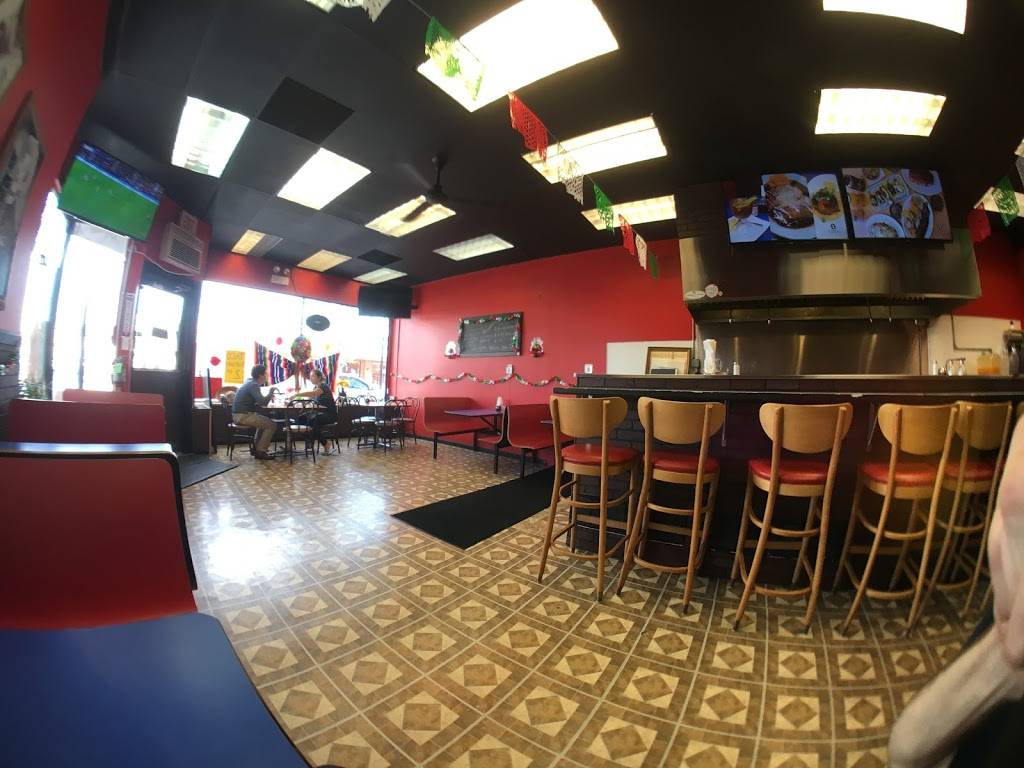 La Huarachita | restaurant | 3334 N Milwaukee Ave, Chicago, IL 60641, USA | 7736471983 OR +1 773-647-1983