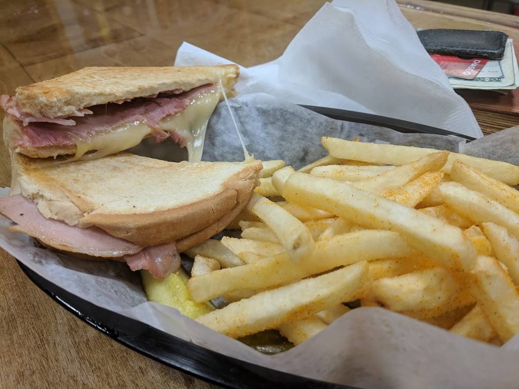 Books & Brews Carmel | restaurant | 61 West City Center Dr, Carmel, IN 46032, USA | 3177400350 OR +1 317-740-0350