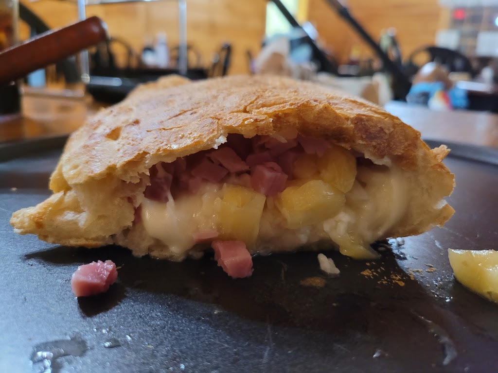 Alpine Pizza Garden | restaurant | 8797 N Main St, Helen, GA 30545, USA | 7068922949 OR +1 706-892-2949