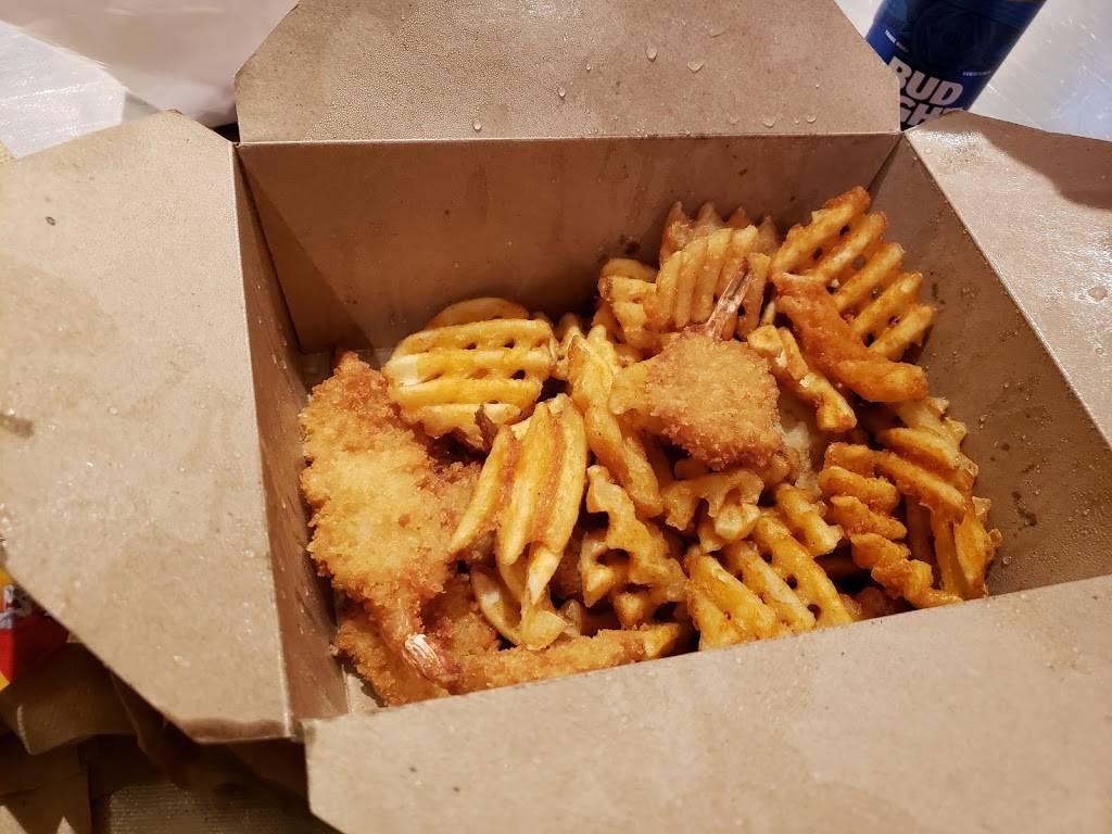 Phillips Seafood Express at Live! Casino & Hotel | restaurant | 7002 Arundel Mills Cir #7777, Hanover, MD 21076, USA | 4438427000 OR +1 443-842-7000