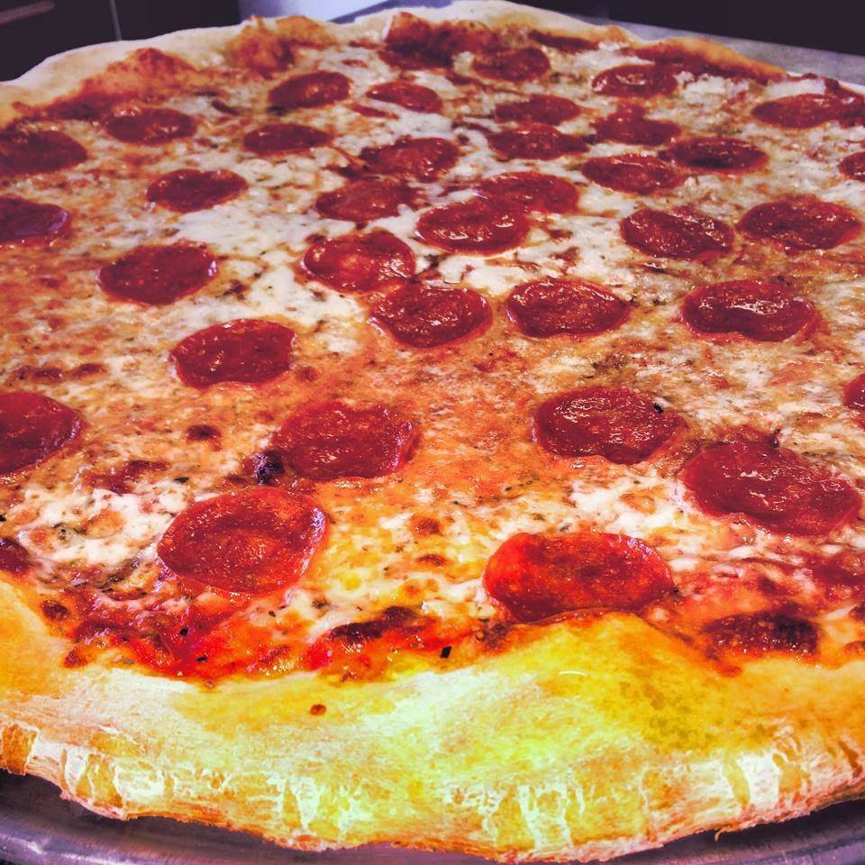 Pizza Stop | restaurant | 2532 Ridgeway Ave, Rochester, NY 14626, USA | 5852255552 OR +1 585-225-5552