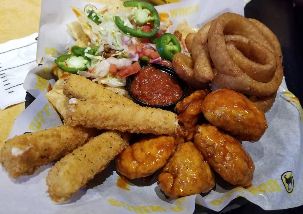 Buffalo Wild Wings | restaurant | 1625 E 7th Ave, Tampa, FL 33605, USA | 8132479453 OR +1 813-247-9453
