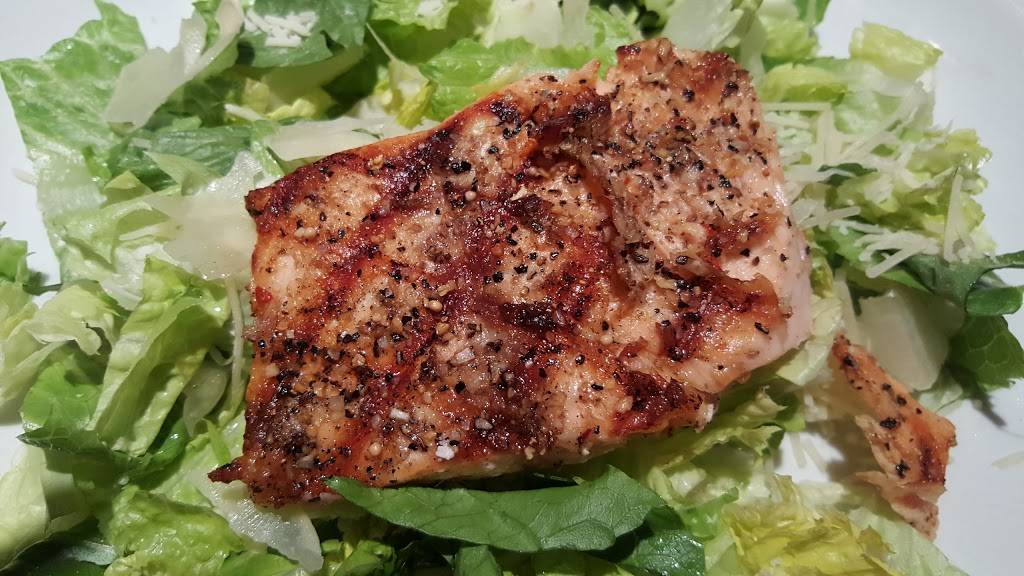 TGI Fridays | restaurant | 4000 City Ave, Philadelphia, PA 19131, USA | 2158787070 OR +1 215-878-7070