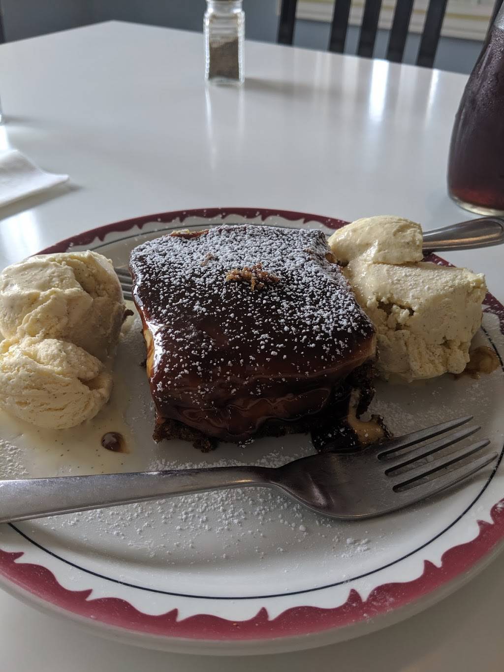 Crawfords Lakeside Café | restaurant | 125 Mill St S, Port Hope, ON L1A 2S8, Canada | 9058858093 OR +1 905-885-8093